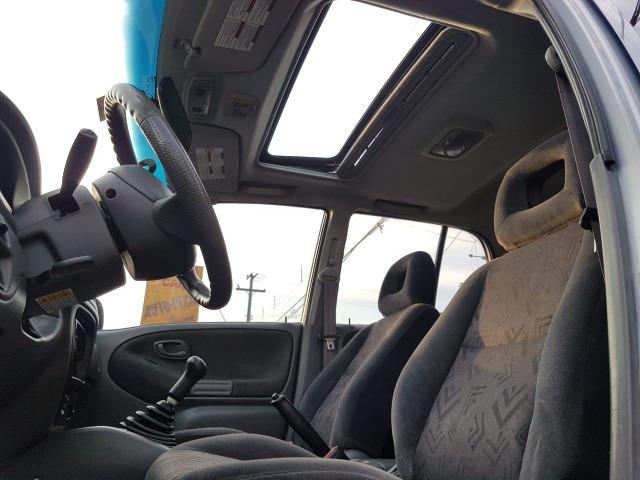 Tracker 2.0 Gasolina - 4x4 - Teto Solar - Ótimo Estado - Foto 8