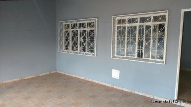 Urgente Linda Casa de 3 Quartos Escriturada + Barraco de Fundo - Foto 3