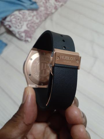 Relogio hublot ouro rosê, uma peça diferenciada - Foto 6