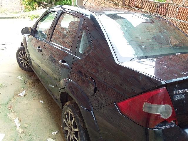 Fiesta sedan quitado leia o anúncio!