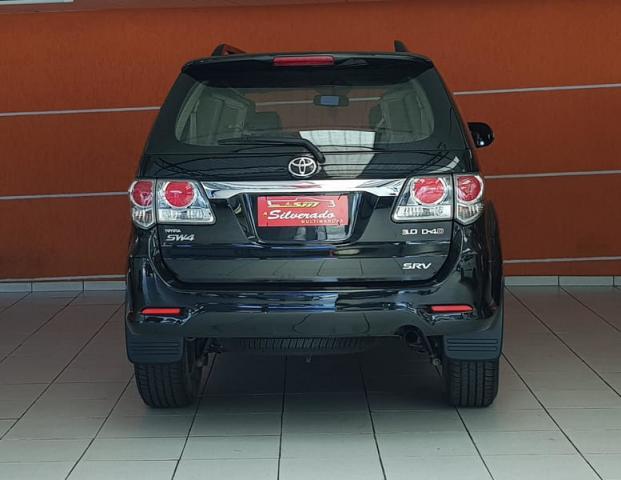 TOYOTA HILUX SW4 3.0 SRV 4X4 7 LUGARES 16V TURBO INTERCOOLER DIESEL 4P AUT - Foto 5