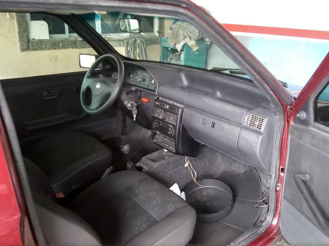 Vendo Fiat uno (faço troca aceito moto )leia o anúncio