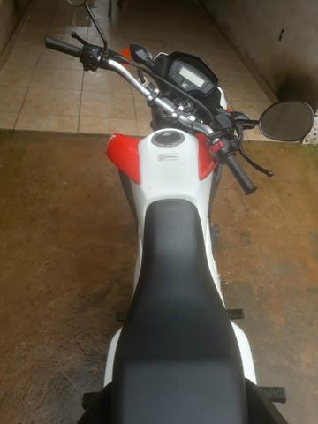 Troco em Carro valor da moto 10500 - Foto 2