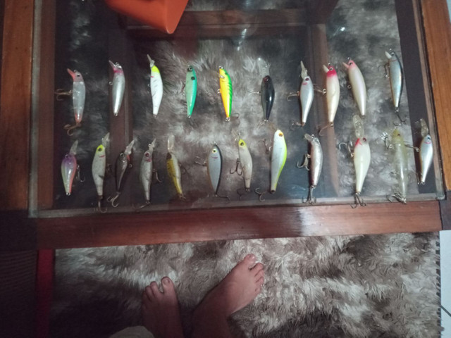 Vendo lote de 22 iscas para pesca