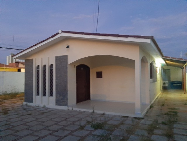 Aluga-se casa na Nova Betânia com 3/4
