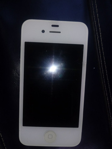 IPhone 4 + carregador por 400,00 - Foto 3