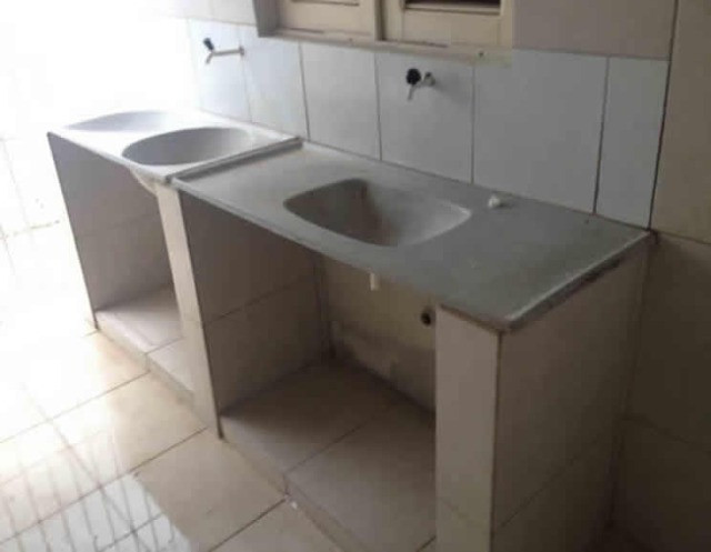 Aluga-se uma casa condomínio fechado - Foto 3