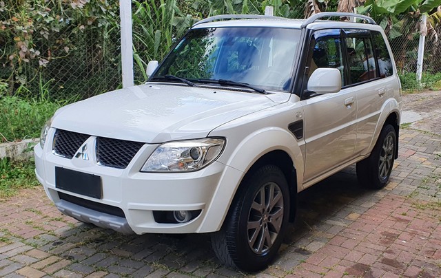 PAJERO TR4 2013 LINDA