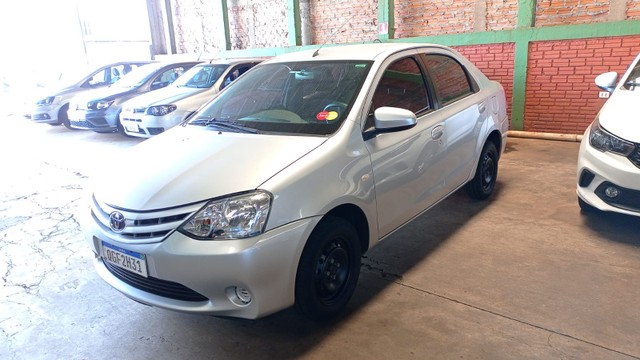 TOYOTA ETIOS SEDAN XS 1.5 COMPLETO