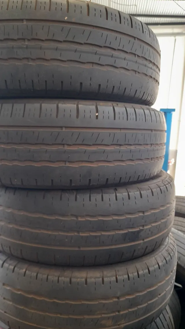 Pneu 185/65/14 meia vida 150 reais cada um.