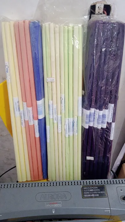 23un papel crepom desbotado