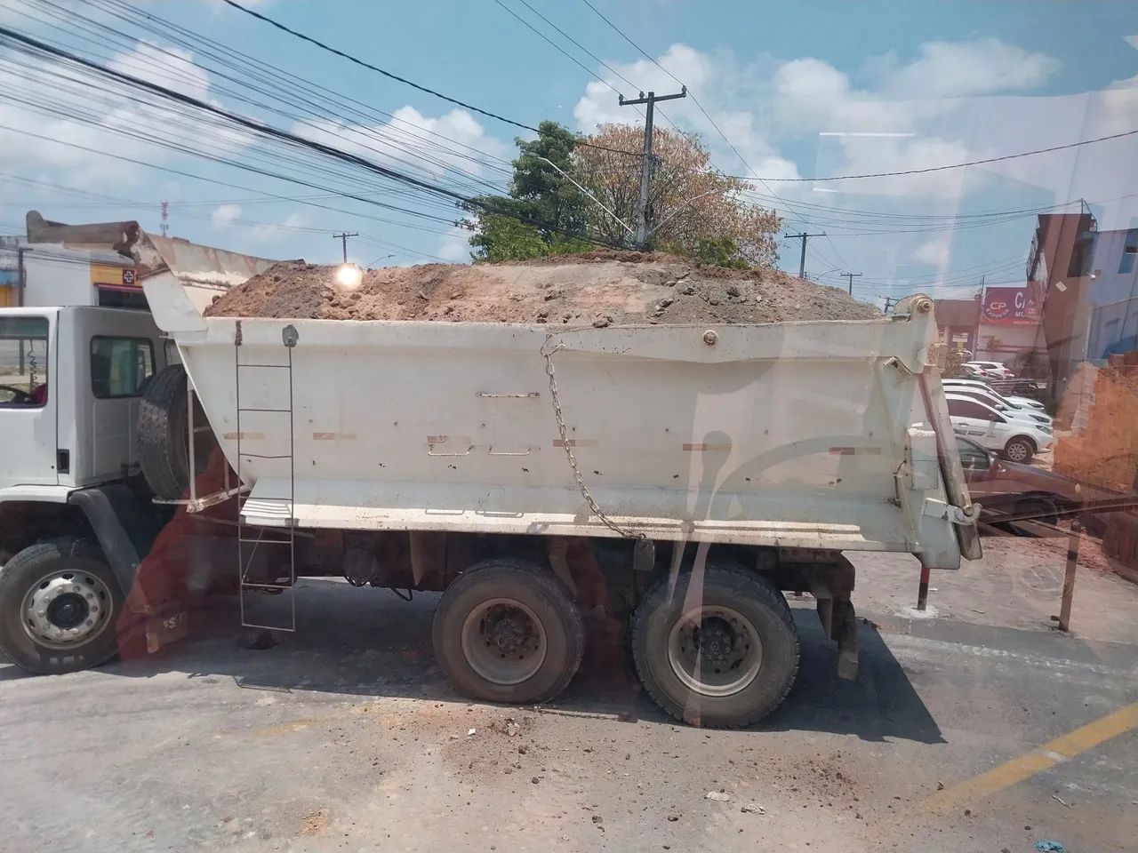 Retroescavadeira e  caçamba  - Foto 6