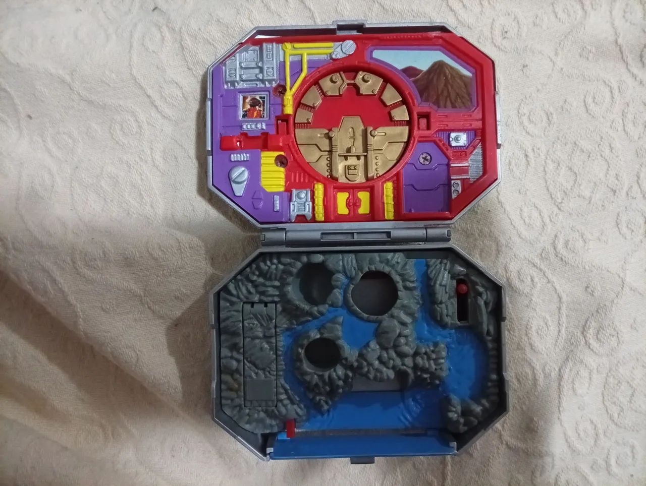 Power Rangers Mighty Morphin - Micro Morphin Playset 1995 - Comes with 2.64706223175298121