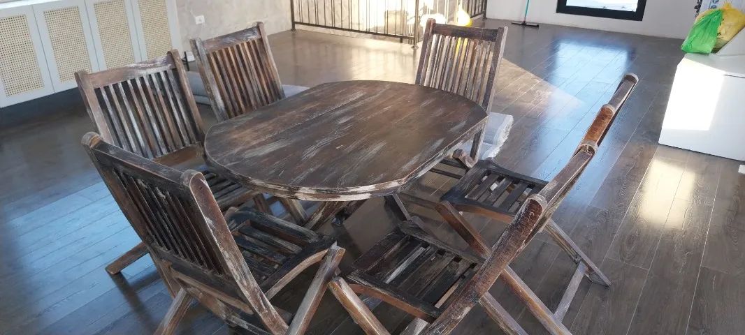 Mesa de imbuia maciça com 6 cadeiras