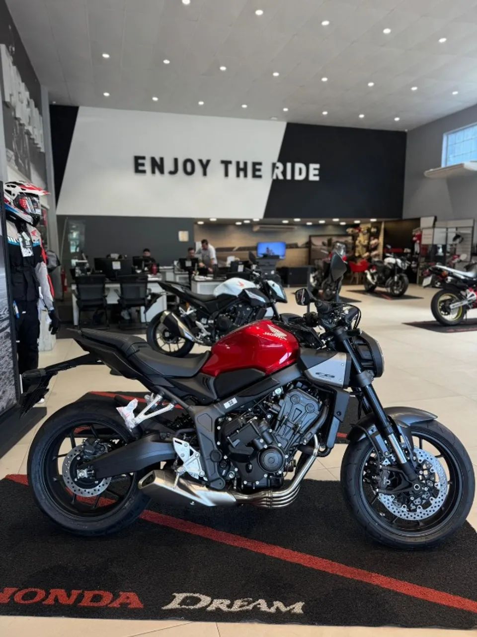 CB 650r 2027 e-clutch - Foto 5