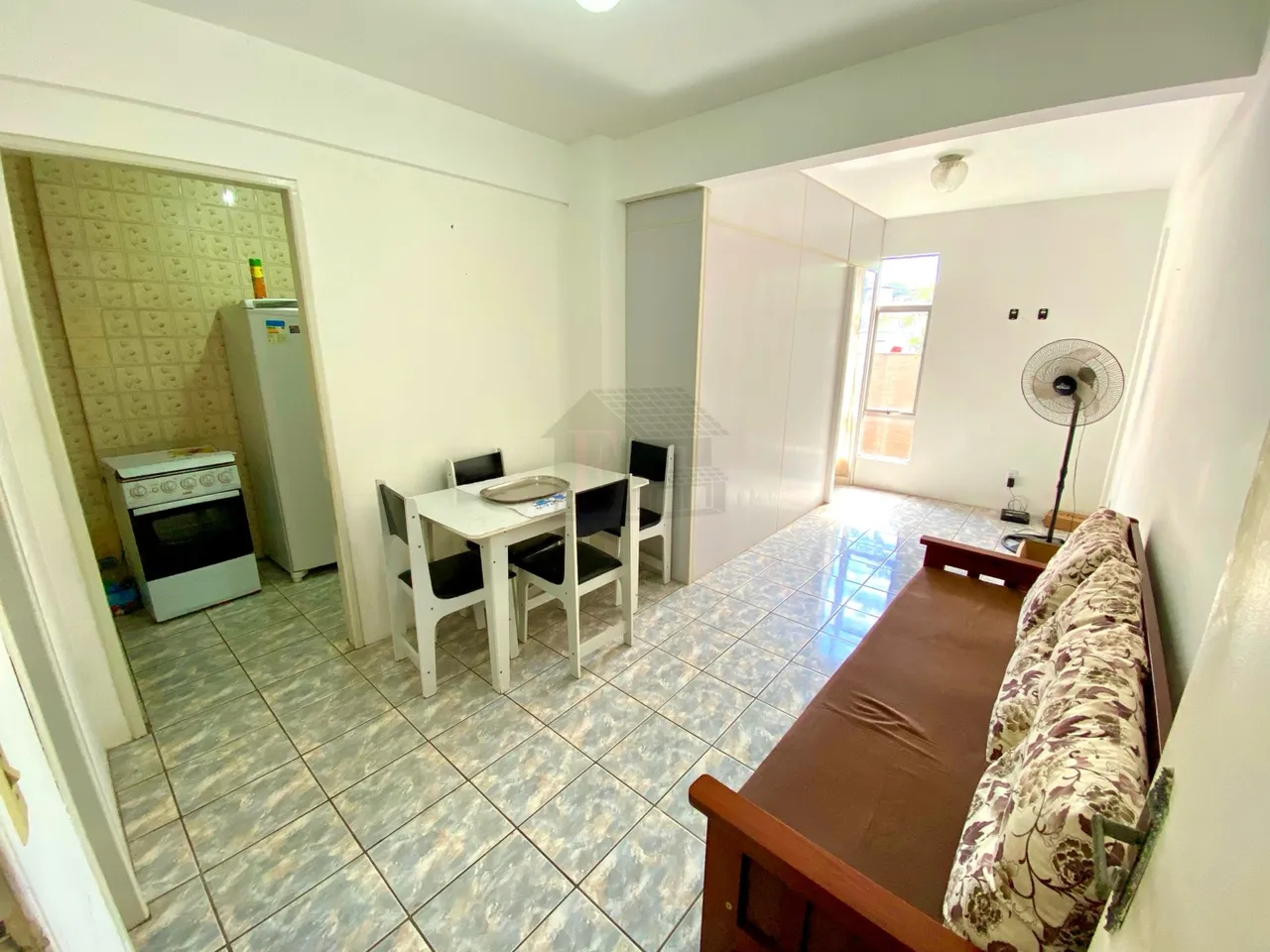 Imperdível!! Kitnet Completa Mobiliada Financiável à Venda em Capoeiras - Florianópolis