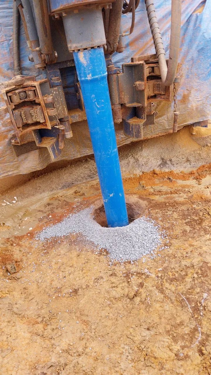 Caminhão para perfuração de poços artesianos - Foto 3