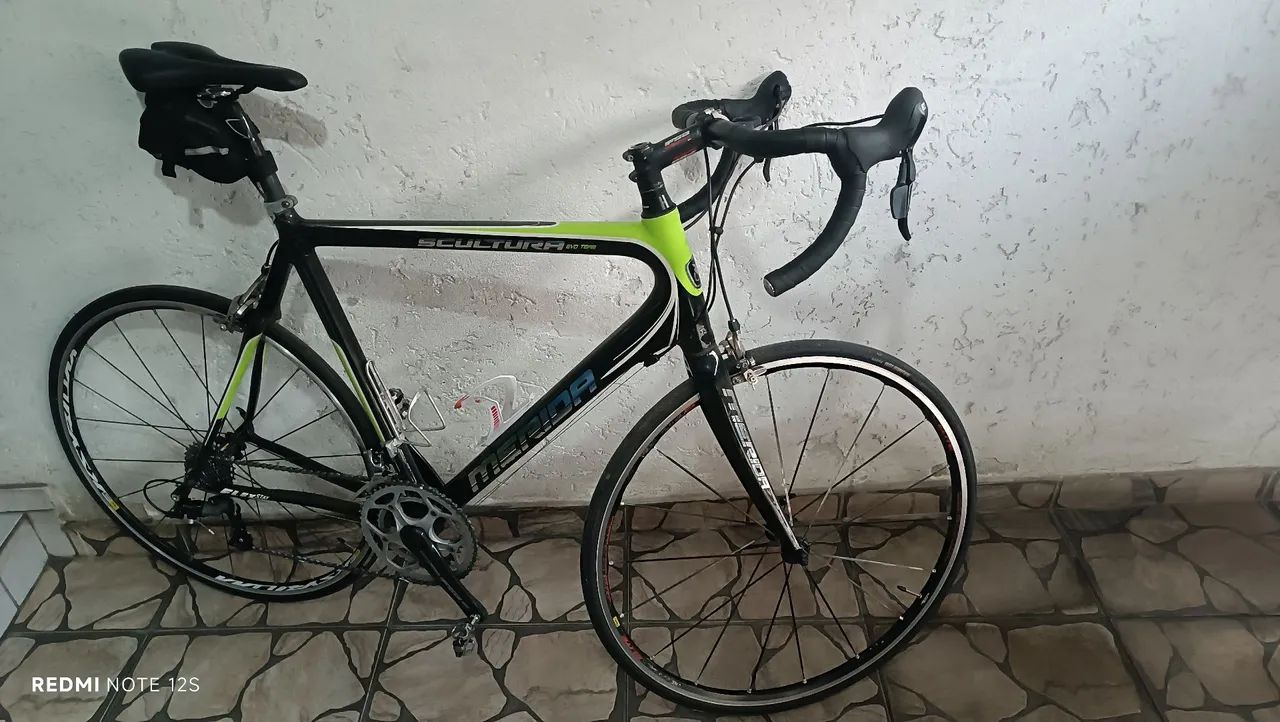 Speed  Mérida scultura carbono total