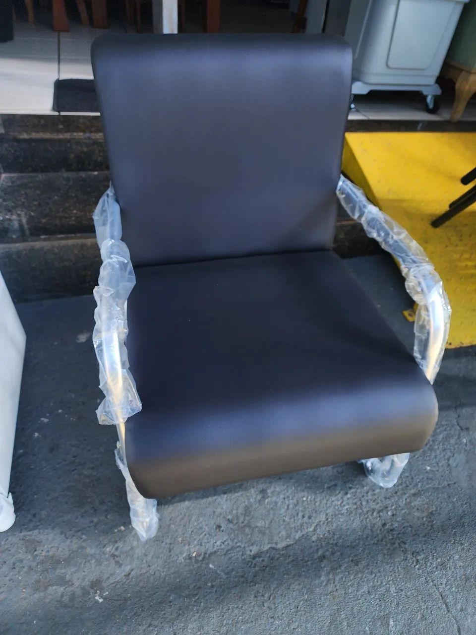 Poltrona moderna com design elegante - Foto 2