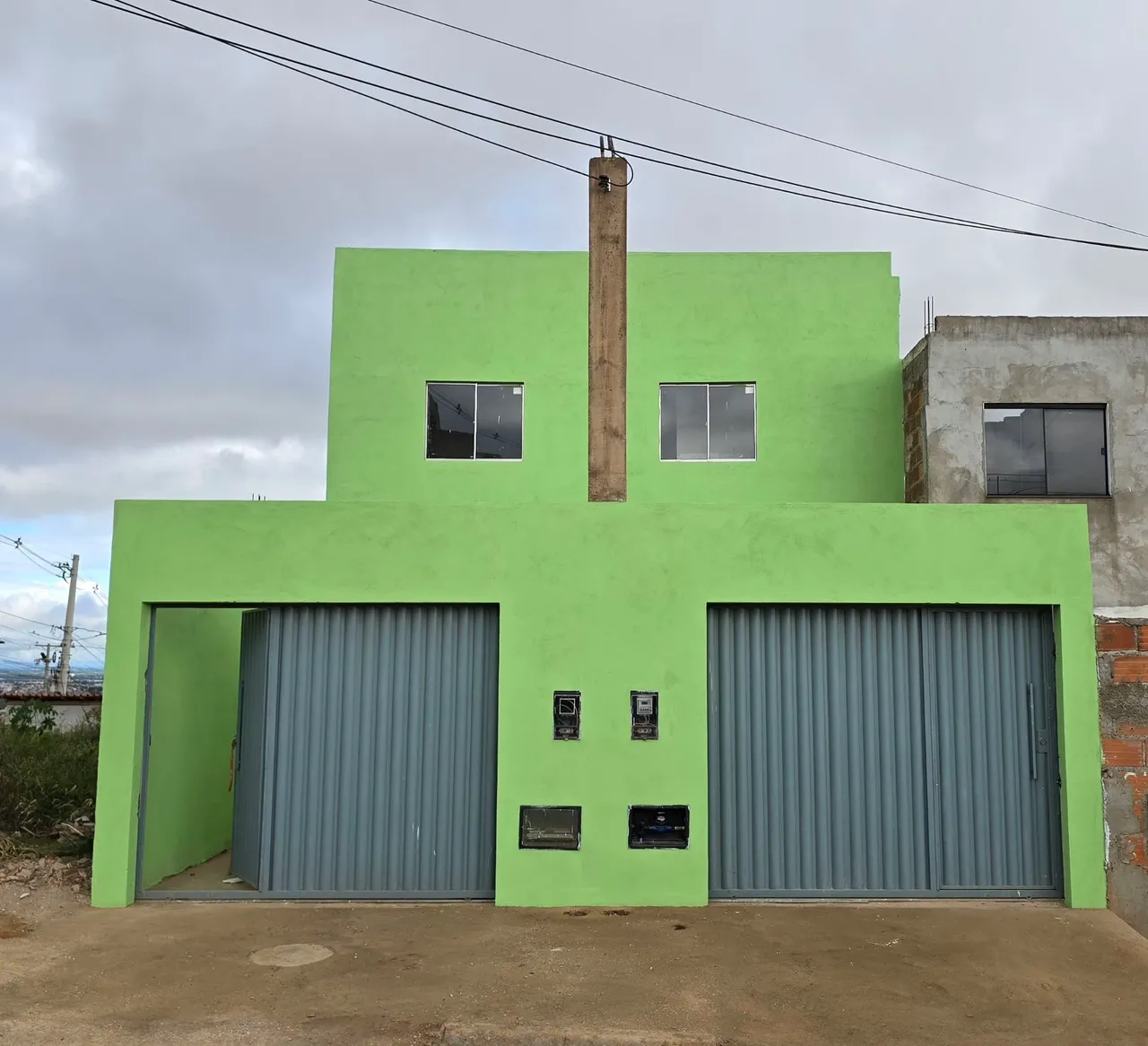 Aluga-se casa nova no bairro bateias 2