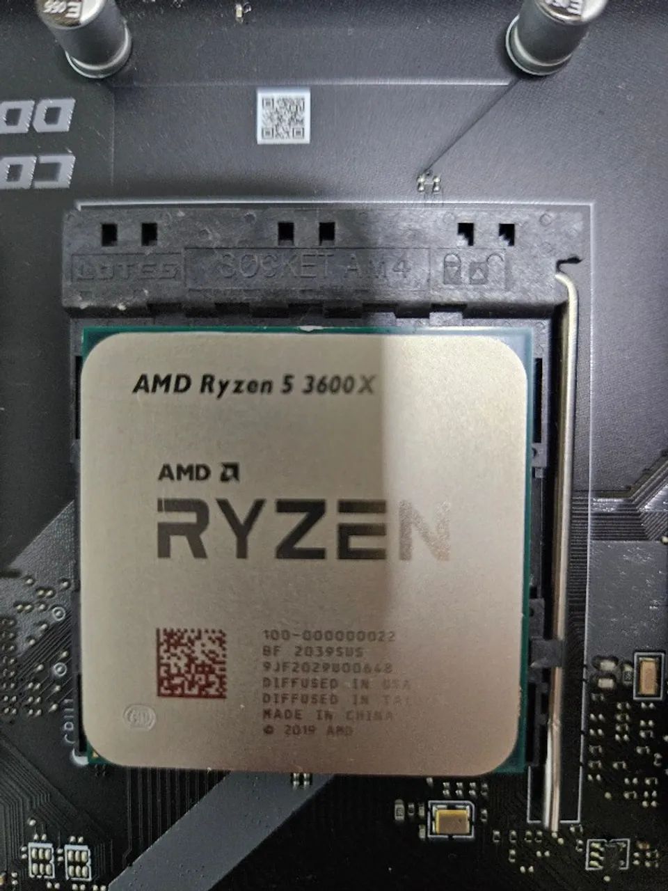 Kit AMD Ryzen 5 3600X + Placa mãe MSI B550 Tomahawk (Sem memória e com detalhe) - Foto 2