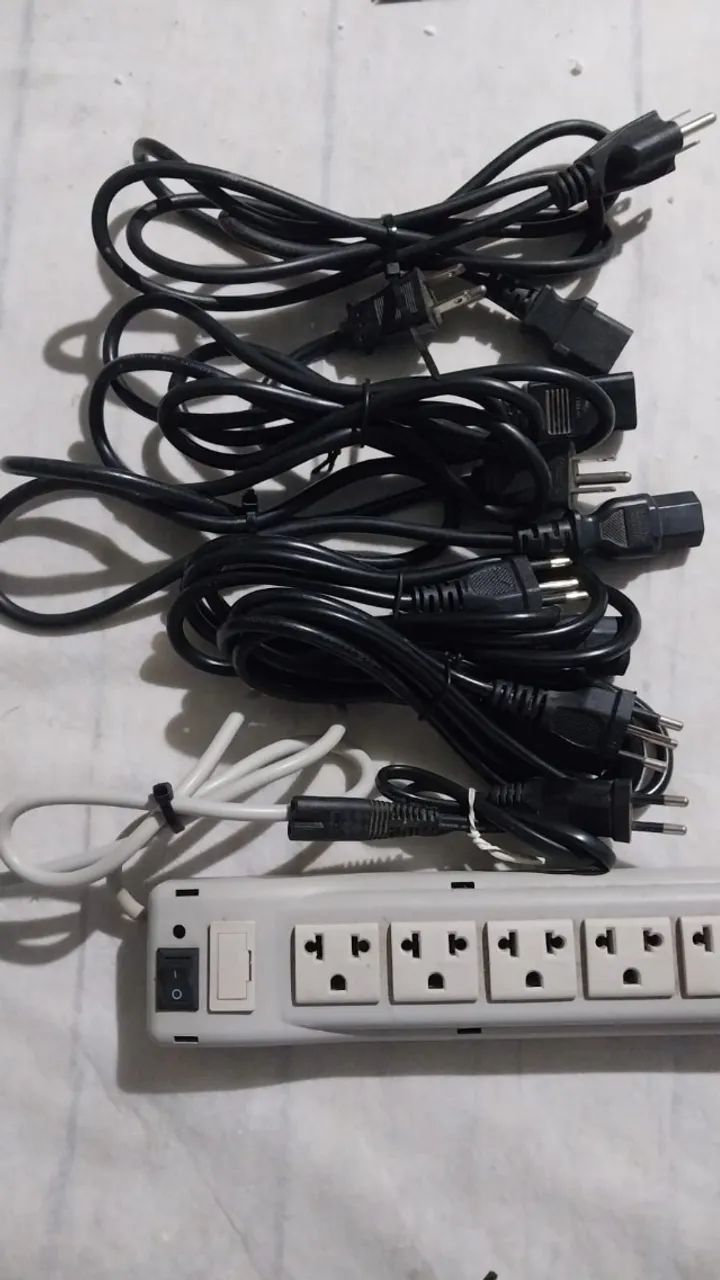 Cabos diversos usb , energia pc , hdmi , y rca etc  - Foto 2