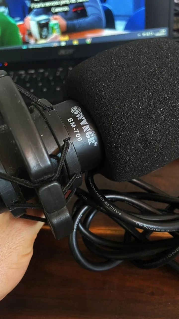 Microfone Condensador Wvngr BM-700 com Shockmount - Dourado - Foto 2