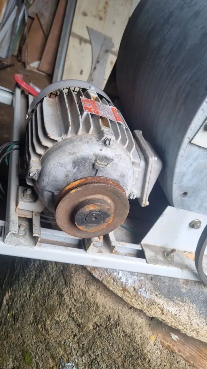 Motor de 2CV trifásico . - Foto 2