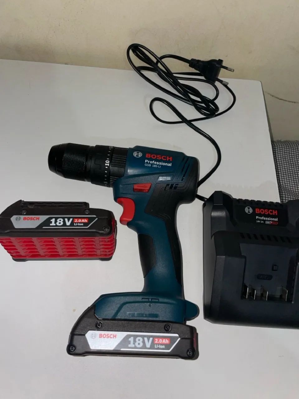 Parafusadeira/Furadeira Bosch GSB 185-LI 18V Pra Vender logo  - Foto 2