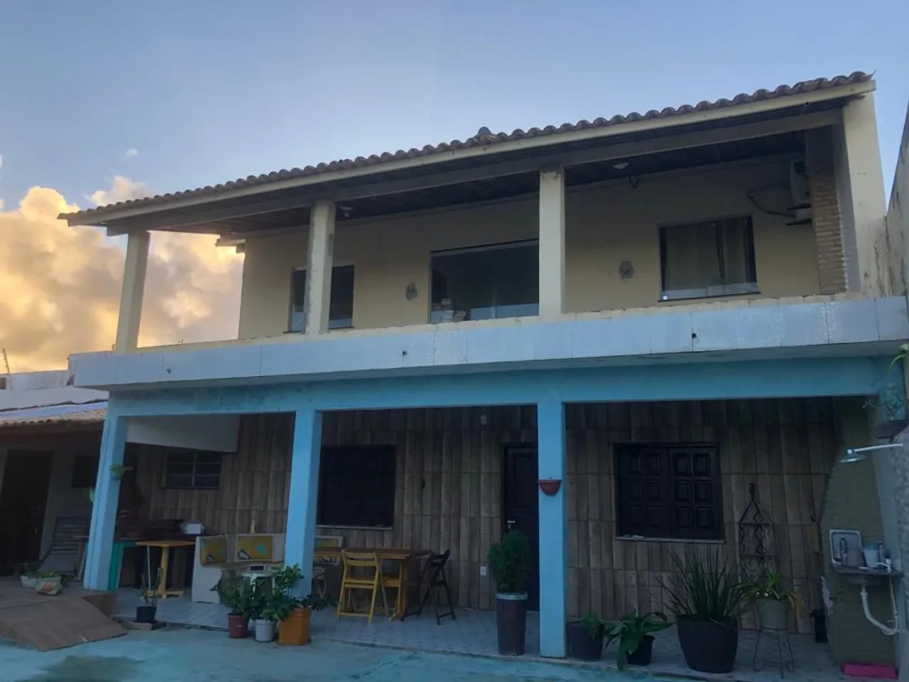 Vendo casa na caueira a 200m da praia com 4 suítes, churrasqueira e piscina