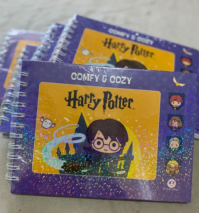 Livros de colorir no estilo Bobbie Goods (R$ 35 cada livro)