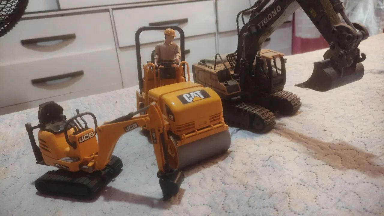 Pá carregadeira controle remoto Bruder - Foto 4