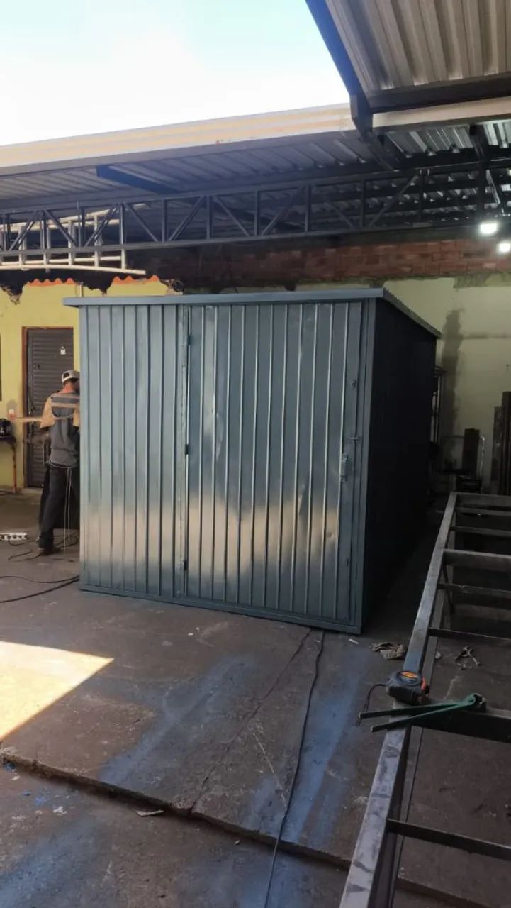 Container 441139936981821442