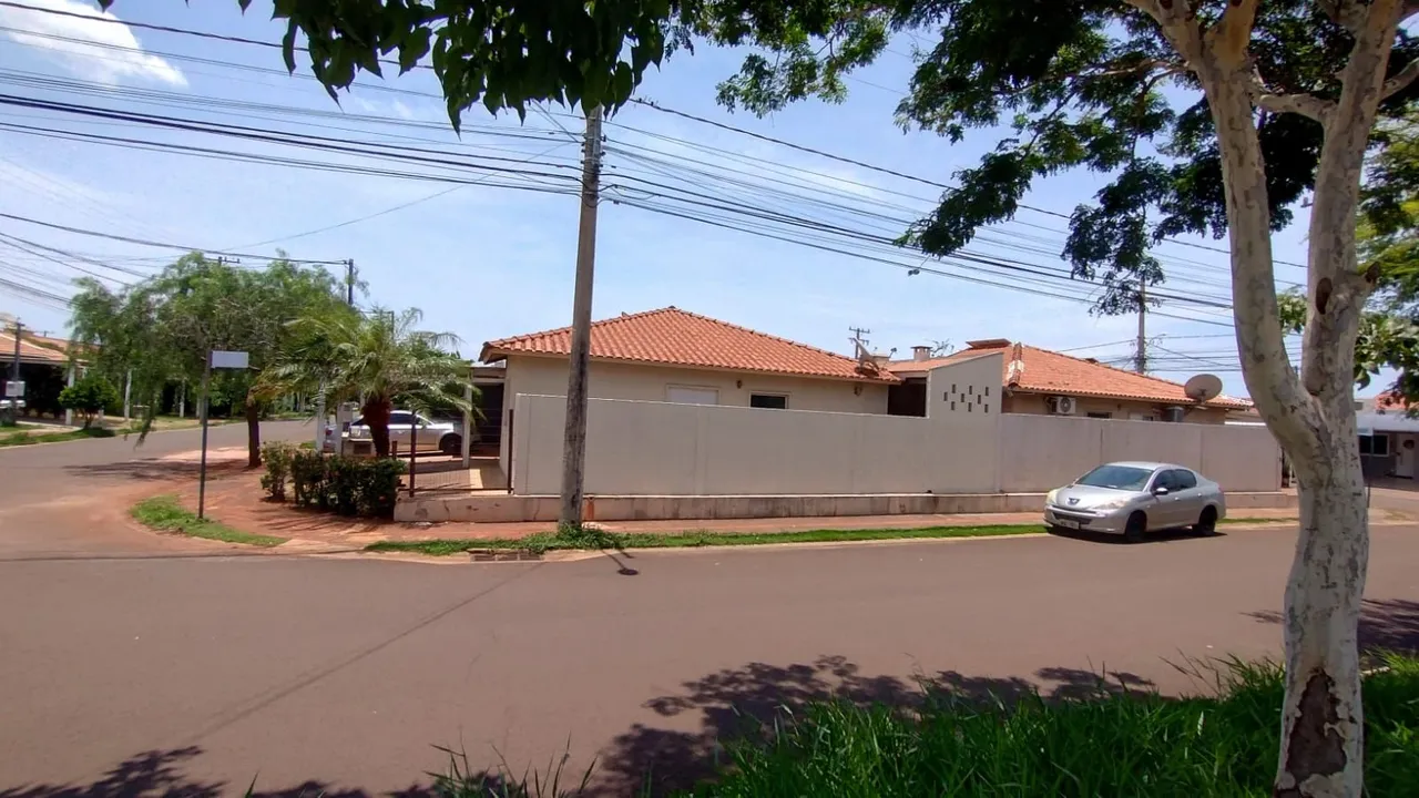 3 quartos, planejados e churrasqueira.