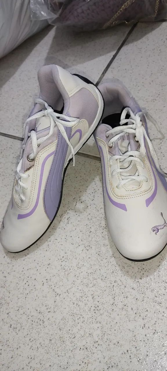 Tênis Puma Feminino Branco com Detalhes Lilás