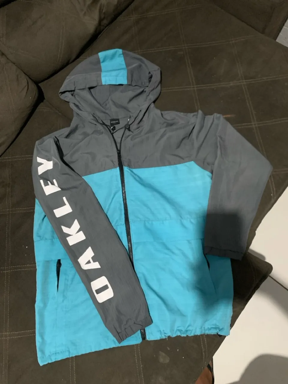 Jaqueta Oakley Azul e Cinza