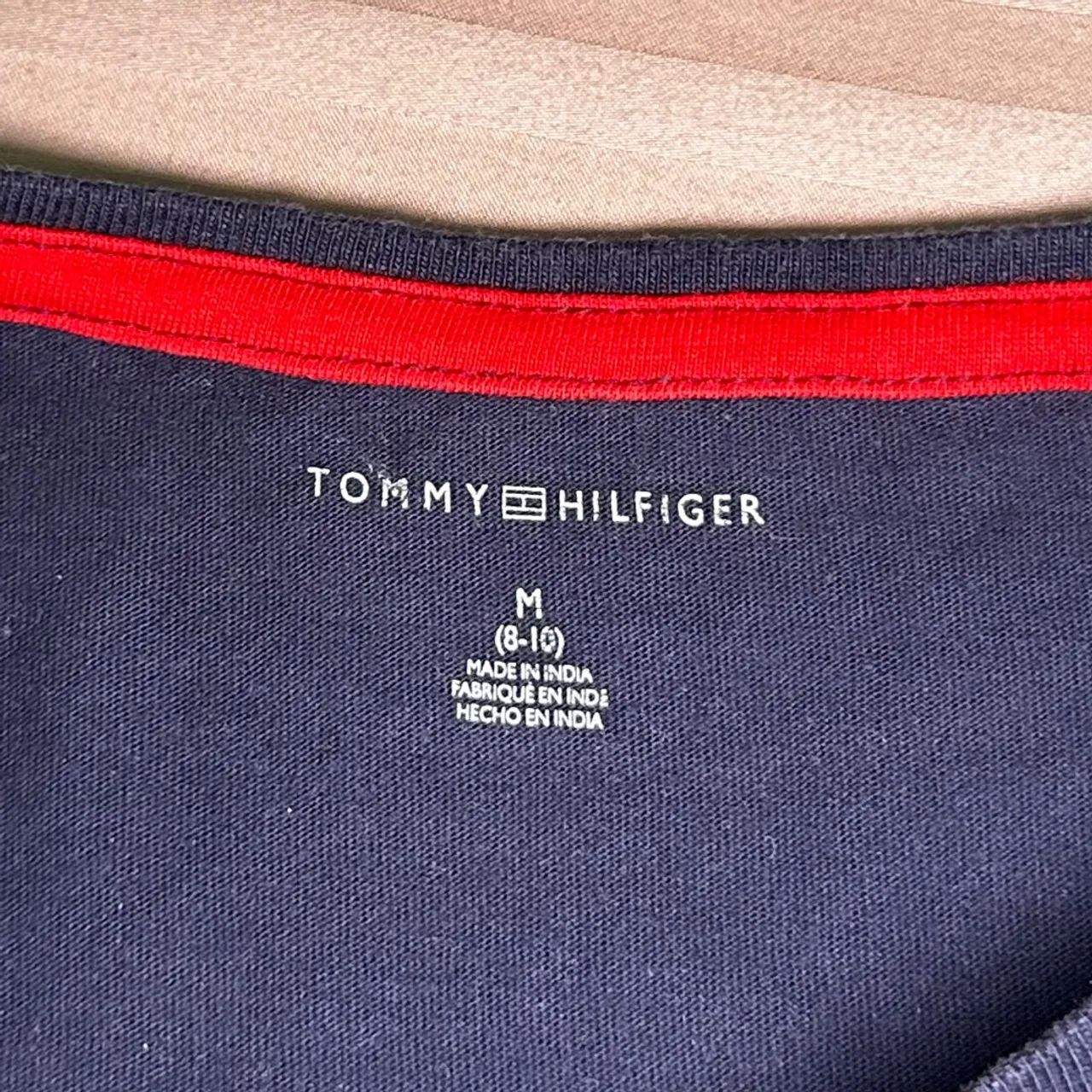 Camiseta Azul Marinho Tommy Hilfiger - Foto 3