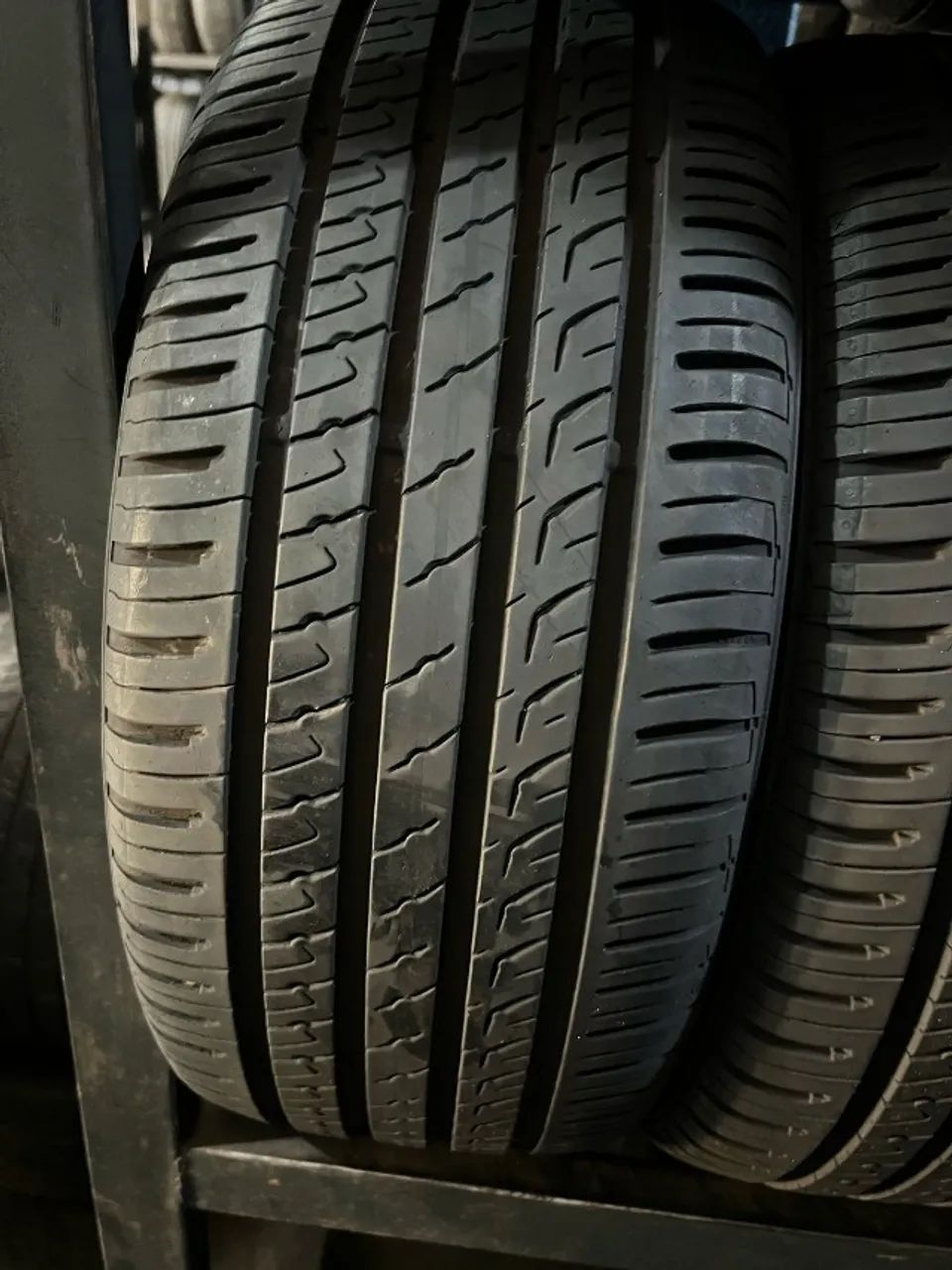 Pneu Barun 225/45/17 95 % Vida util. - Foto 2