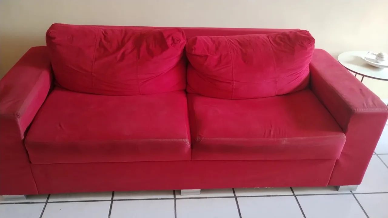 Sofá na cor Vermelha 