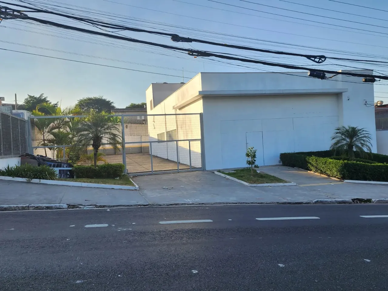 PREDIO COM 800M² PARA LOCAÇÃO EM ARTUR ALVIMPREDIO COM 800M² PARA LOCAÇÃO EM ARTUR ALVIM