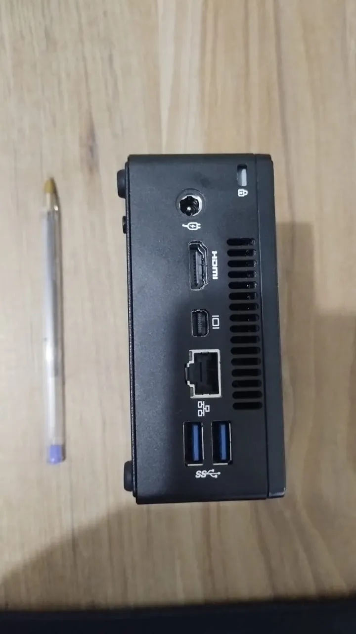 Mini computador NUC 4GB SSD128GB