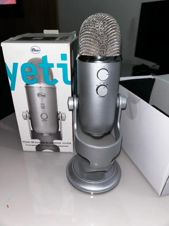 Microfone Blue Yeti USB - Novo