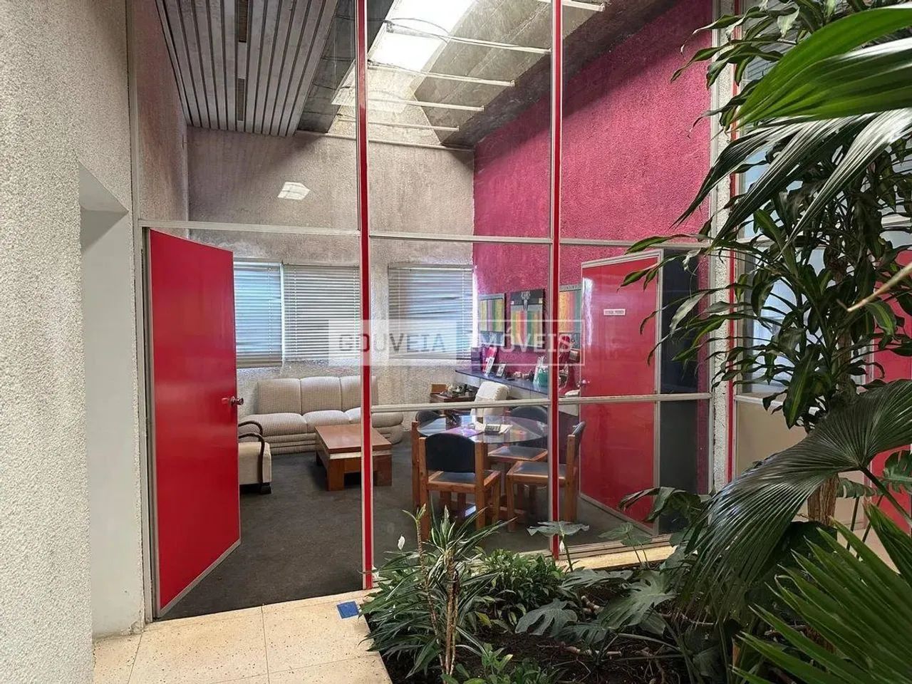 Barracão com 1.050 m² de Área Útil e 24.500 m² de Terreno, aluguel de R$ 32.000 + Taxas -  - Foto 2