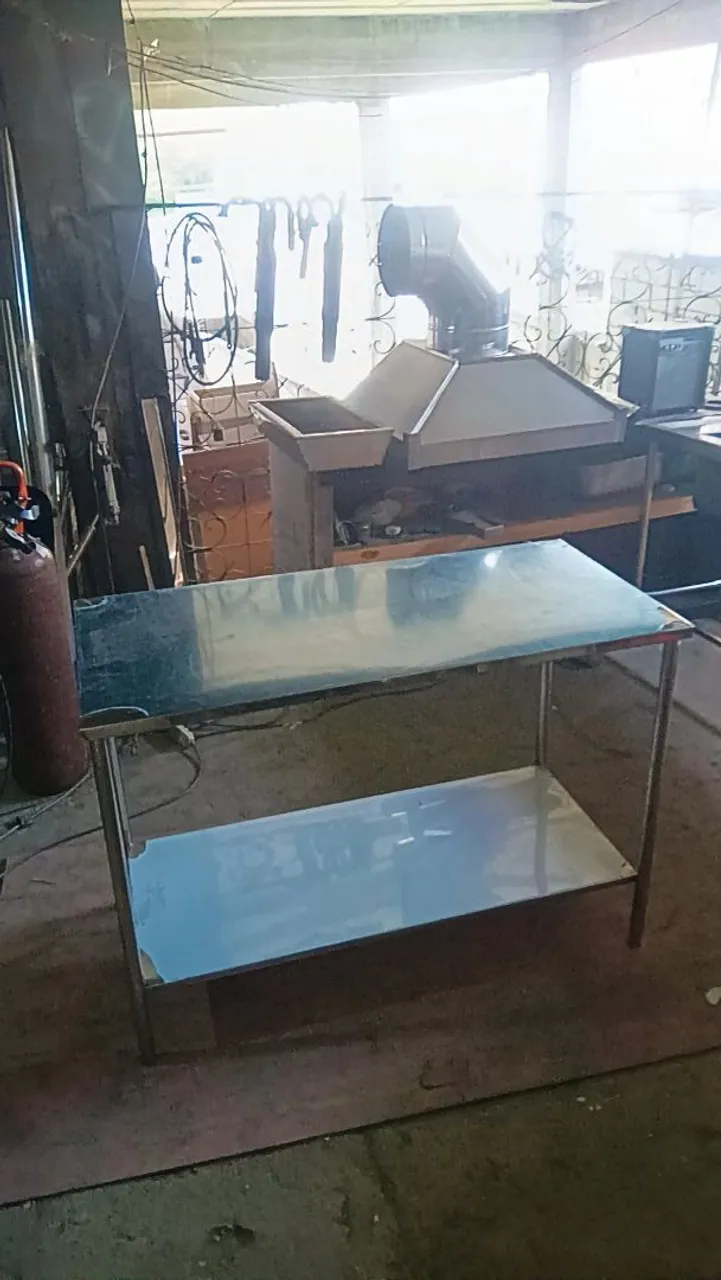 Mesa de Aço Inox para Cozinha ou Indústria