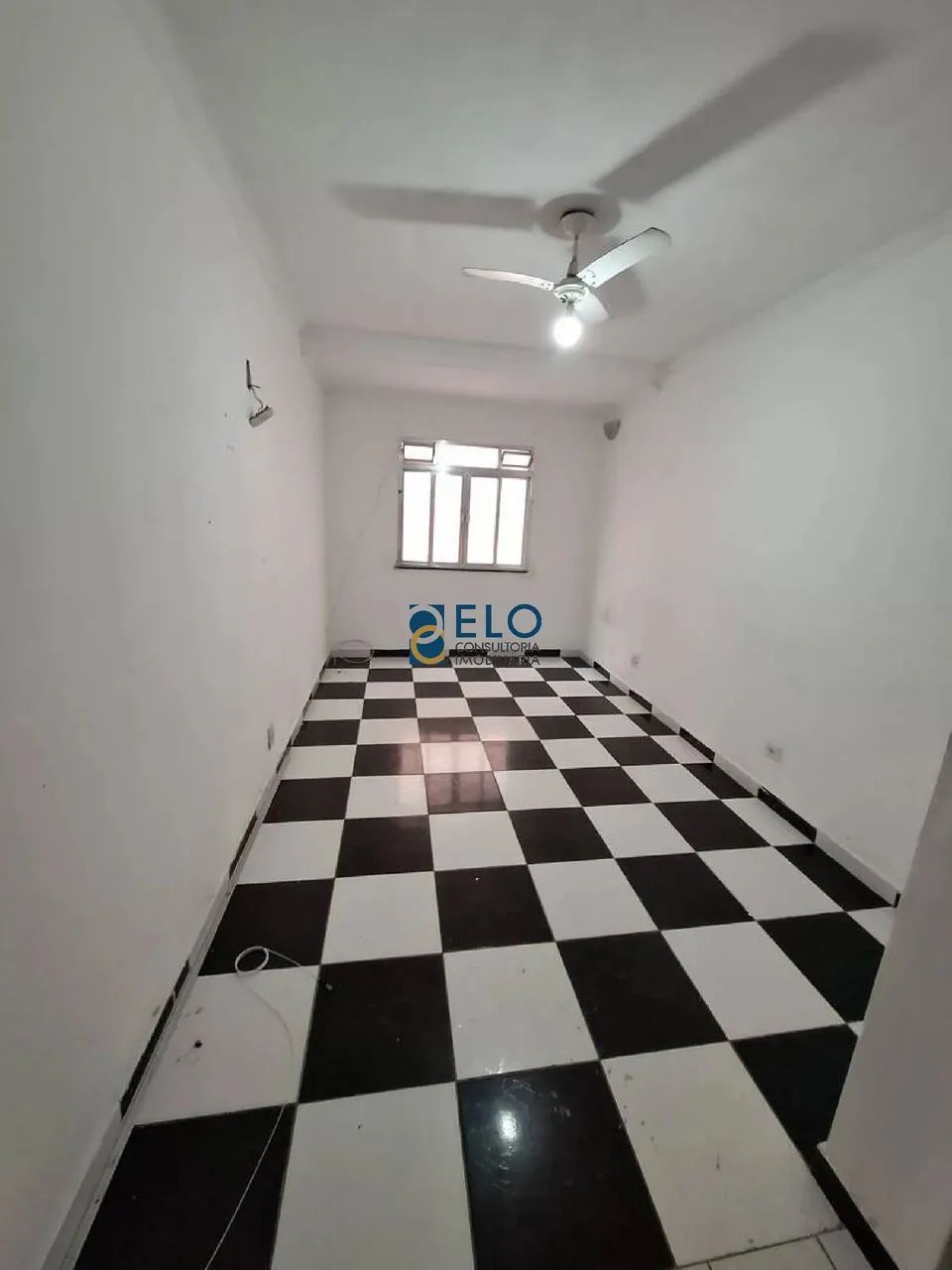 150 mil. Kitnet em Condomínio à Venda em São Vicente-SP, Bairro Itararé: 1 Quarto, 1 Banhe