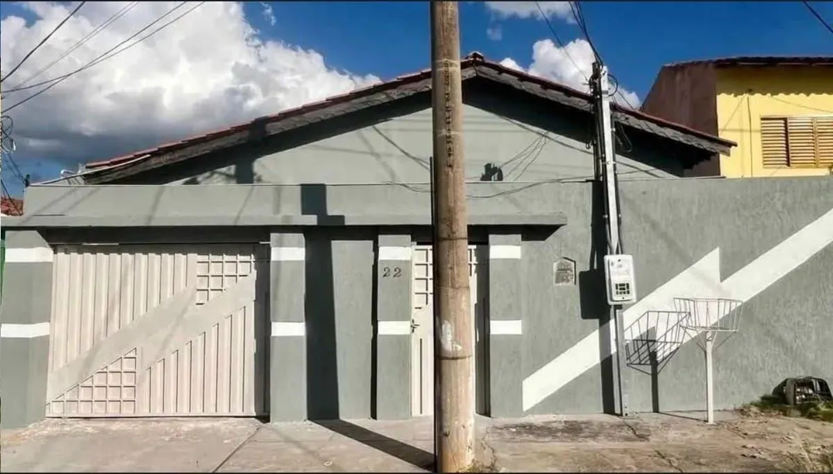 I.V.T - VENDE-SE ESTÁ SIMPLES CASA EM PIRITUBA.