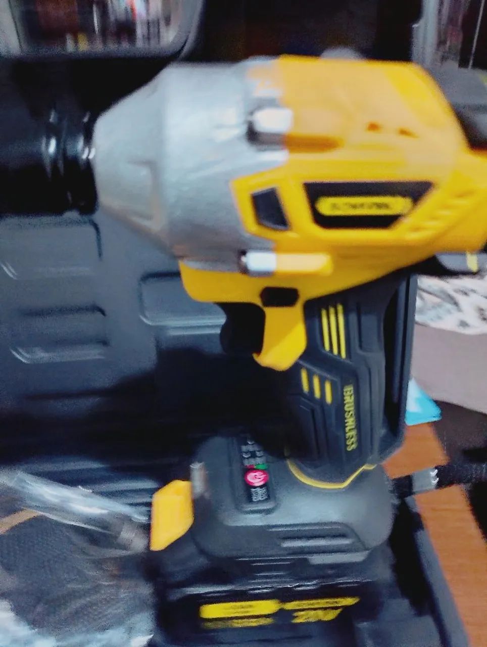 Chave de Impacto 21V Brushless Bivolt - Nova! - Foto 2