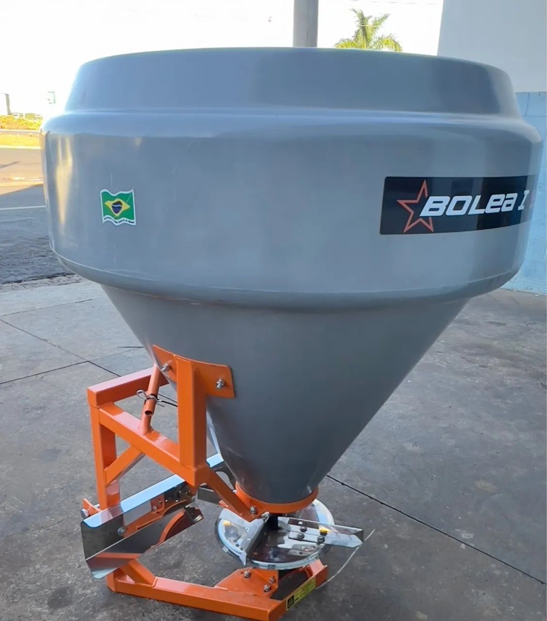 Distribuidor de Sementes/Adubo - Bolean