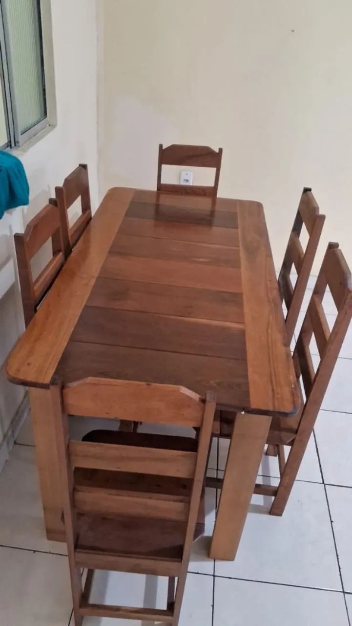 Mesa de Jantar de Madeira com 6 Cadeiras