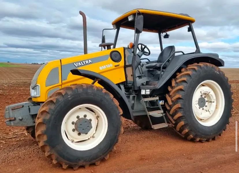 Trator Valtra BM100